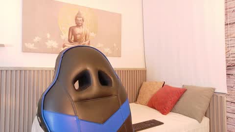 Tom muscle1 online show from 20, 11, 2025