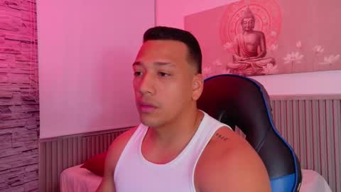 Tom muscle1 online show from 25, 11, 2025