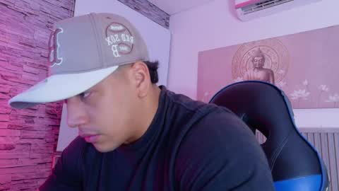 Tom muscle1 online show from 24, 3, 2026