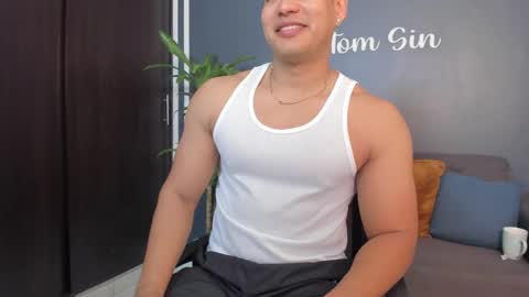 Snapshot of tom_sin_ chatting on 27, 12, 2024 Tom Sin online show from 27, 12, 2024