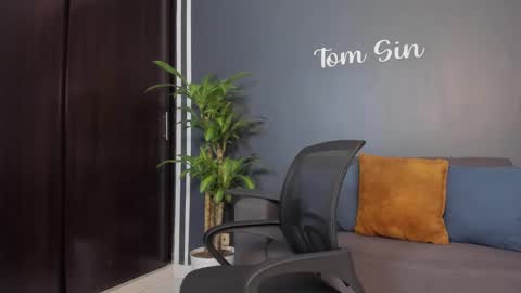 Snapshot of tom_sin_ chatting on 14, 1, 2025 Tom Sin online show from 14, 1, 2025