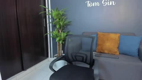 Snapshot of tom_sin_ chatting on 30, 1, 2025 Tom Sin online show from 30, 1, 2025