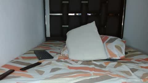 tomaz_18 online show from 1, 2, 2026