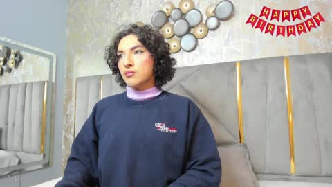 Snapshot of tomlondon_ chatting on 6, 1, 2025 online show from 6, 1, 2025