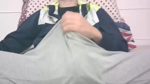 Snapshot of tommaso9046 chatting on 4, 12, 2024 tommaso9046 online show from 4, 12, 2024