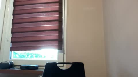 tommilovee online show from 4, 4, 2026