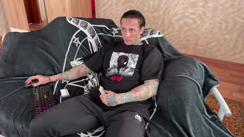 Tommy and Katana online show from 1, 2, 2025