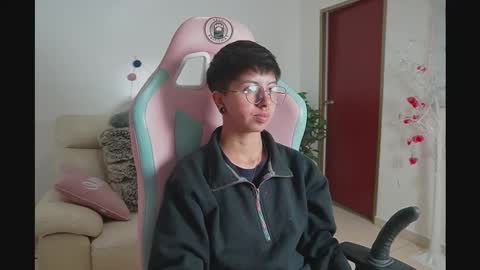 Snapshot of tommy_blue1 chatting on 1, 10, 2025 Blue online show from 1, 10, 2025