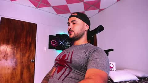 Snapshot of tommy_sccott chatting on 13, 12, 2024 tommy_sccott online show from 13, 12, 2024