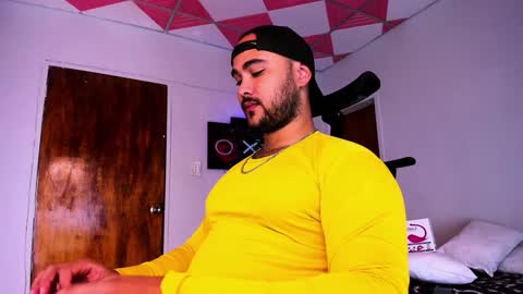 Snapshot of tommy_sccott chatting on 23, 12, 2024 tommy_sccott online show from 23, 12, 2024