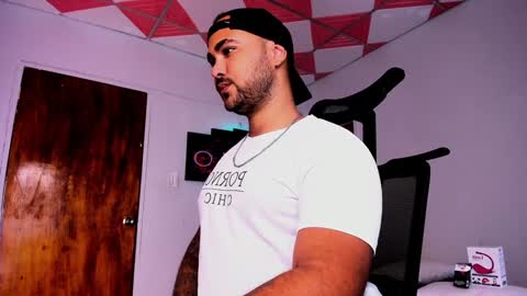 Snapshot of tommy_sccott chatting on 30, 1, 2025 tommy_sccott online show from 30, 1, 2025