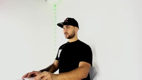 Snapshot of tommy_sccott chatting on 13, 9, 2025 tommy_sccott online show from 13, 9, 2025