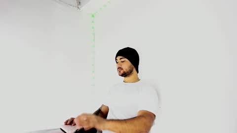 Snapshot of tommy_sccott chatting on 18, 9, 2025 tommy_sccott online show from 18, 9, 2025