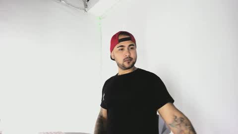 Snapshot of tommy_sccott chatting on 14, 10, 2025 tommy_sccott online show from 14, 10, 2025