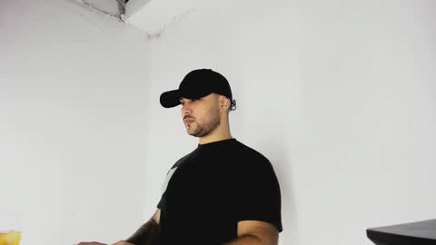 Snapshot of tommy_sccott chatting on 29, 10, 2025 tommy_sccott online show from 29, 10, 2025