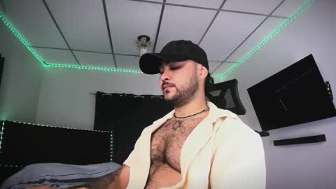 Snapshot of tommy_sccott chatting on 3, 2, 2026 tommy_sccott online show from 3, 2, 2026