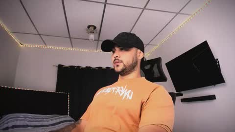 Snapshot of tommy_sccott chatting on 5, 2, 2026 tommy_sccott online show from 5, 2, 2026