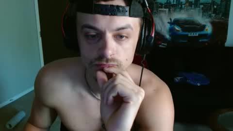 Snapshot of tommystrokes_ chatting on 22, 4, 2026 Tommy Strokes online show from 22, 4, 2026