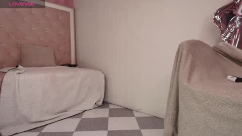 leyla  online show from 8, 2, 2025