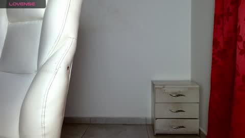 TONI BELMONT online show from 6, 1, 2025