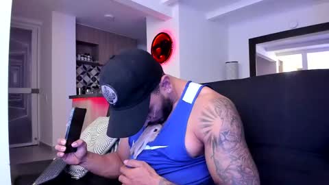 Snapshot of tony_muscle1 chatting on 2, 3, 2025 tony muscle1 online show from 2, 3, 2025