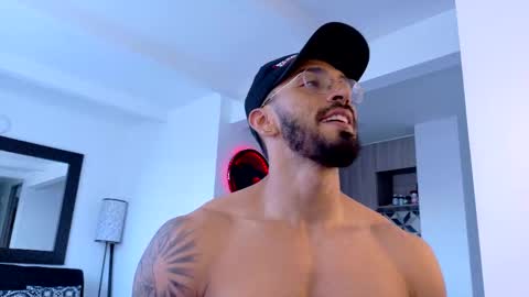 Snapshot of tony_muscle1 chatting on 23, 9, 2025 tony muscle1 online show from 23, 9, 2025