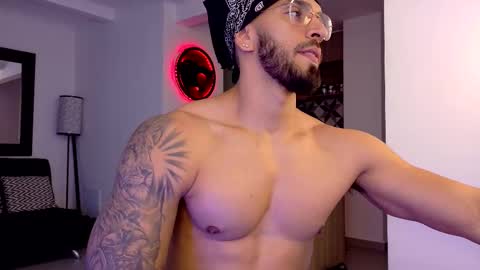 Snapshot of tony_muscle1 chatting on 27, 9, 2025 tony muscle1 online show from 27, 9, 2025