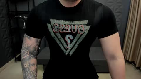 Snapshot of tonywilcoxx chatting on 6, 1, 2025 TonyWilcox online show from 6, 1, 2025