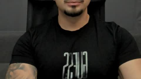 Snapshot of tonywilcoxx chatting on 11, 10, 2025 TonyWilcox online show from 11, 10, 2025