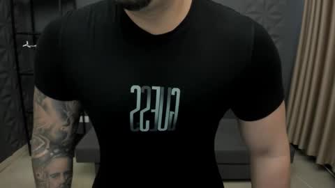 Snapshot of tonywilcoxx chatting on 24, 10, 2025 TonyWilcox online show from 24, 10, 2025