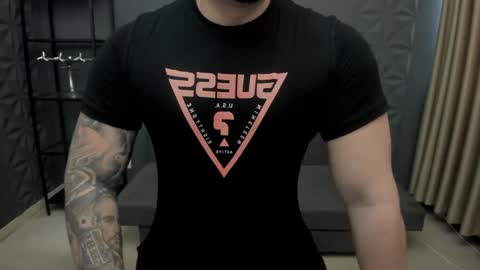 Snapshot of tonywilcoxx chatting on 30, 10, 2025 TonyWilcox online show from 30, 10, 2025