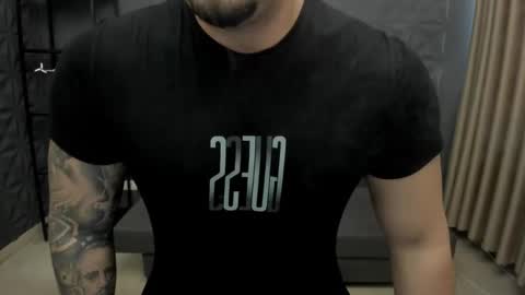 Snapshot of tonywilcoxx chatting on 31, 10, 2025 TonyWilcox online show from 31, 10, 2025