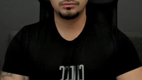 Snapshot of tonywilcoxx chatting on 17, 11, 2025 TonyWilcox online show from 17, 11, 2025