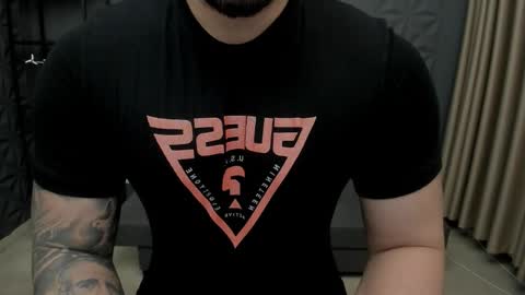 Snapshot of tonywilcoxx chatting on 21, 11, 2025 TonyWilcox online show from 21, 11, 2025