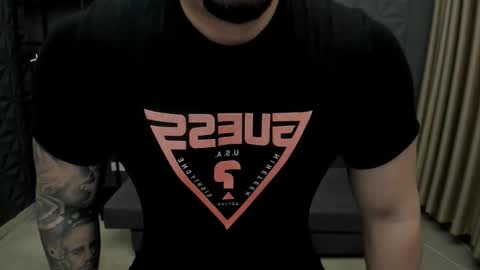 Snapshot of tonywilcoxx chatting on 25, 11, 2025 TonyWilcox online show from 25, 11, 2025