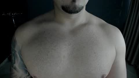 Snapshot of tonywilcoxx chatting on 26, 11, 2025 TonyWilcox online show from 26, 11, 2025