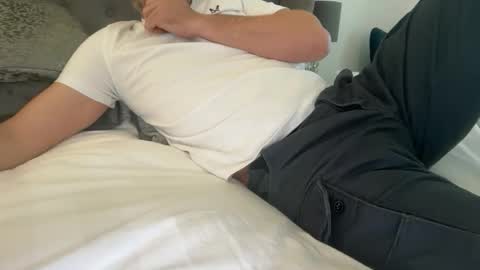 Snapshot of too_naughty chatting on 14, 11, 2025 too_naughty online show from 14, 11, 2025