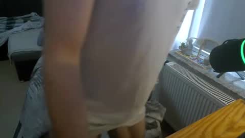 toohugeandstonedxoxo online show from 8, 3, 2026