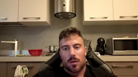 Snapshot of toro_arrapato chatting on 7, 11, 2025 toro_arrapato online show from 7, 11, 2025