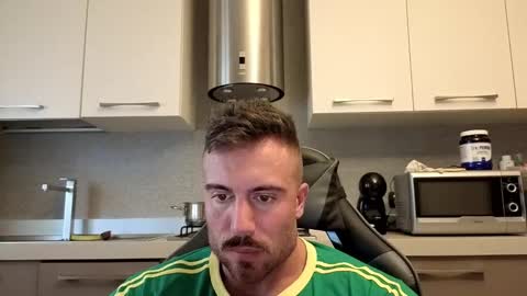 Snapshot of toro_arrapato chatting on 19, 11, 2025 toro_arrapato online show from 19, 11, 2025