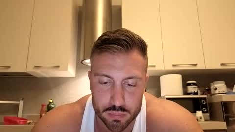 Snapshot of toro_arrapato chatting on 18, 5, 2026 toro_arrapato online show from 18, 5, 2026