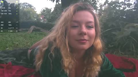 Snapshot of totally_spy chatting on 17, 9, 2025 Madam Viktoria Vacation in Portugal 2811 - 0412 online show from 17, 9, 2025