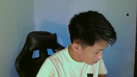 Snapshot of touch_of_alison chatting on 20, 10, 2025 Alison online show from 20, 10, 2025