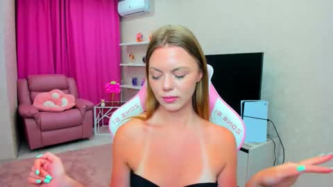 Snapshot of touch_the_heart chatting on 3, 2, 2026 Touch The Heart online show from 3, 2, 2026