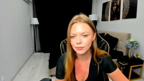 Snapshot of touch_the_heart chatting on 8, 2, 2026 Touch The Heart online show from 8, 2, 2026