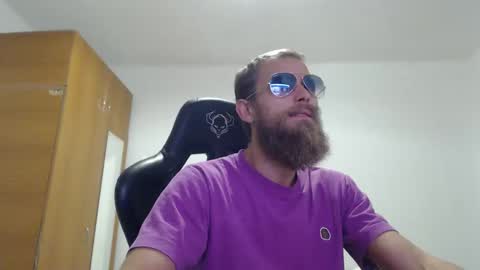 Snapshot of tralalabala chatting on 19, 9, 2025 Tralalabala online show from 19, 9, 2025