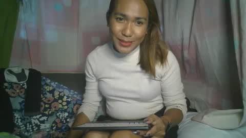 transhottie28 online show from 15, 2, 2025