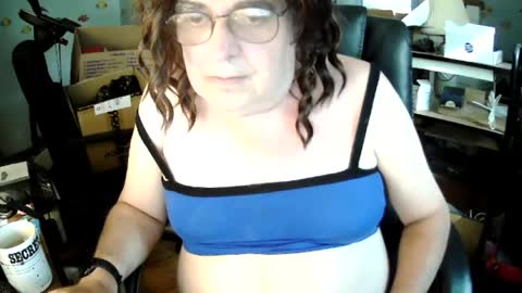 Snapshot of transmtfhello chatting on 11, 7, 2026 Peter online show from 11, 7, 2026