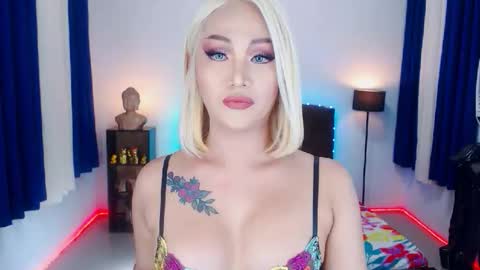 KYLIE BELLA  TS online show from 1, 11, 2025