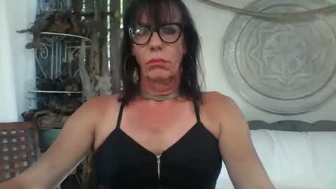 Snapshot of transslavechic chatting on 9, 8, 2026 Ela online show from 9, 8, 2026